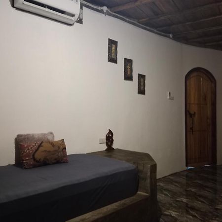 Rumah Nalu Surf Camp Krui Exterior foto